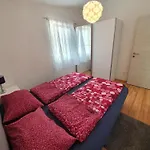 Comfortable Family Iris 20m From In شقة