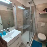 Comfortable Family Iris 20m From In شقة