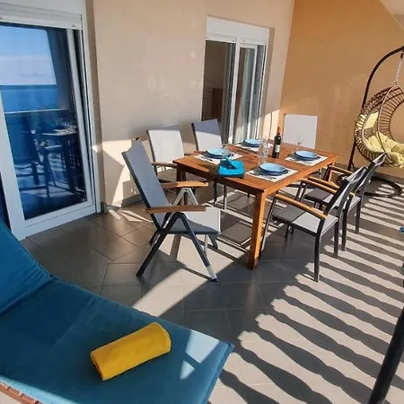 Comfortable Family Iris 20m From In