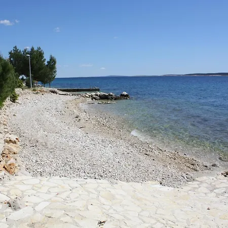 Comfortable Family Iris 20m From In * Mandre