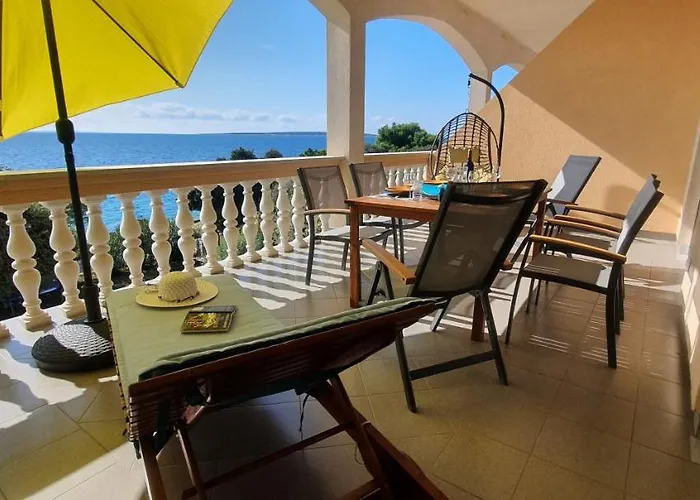 Comfortable Family Iris 20m From In *