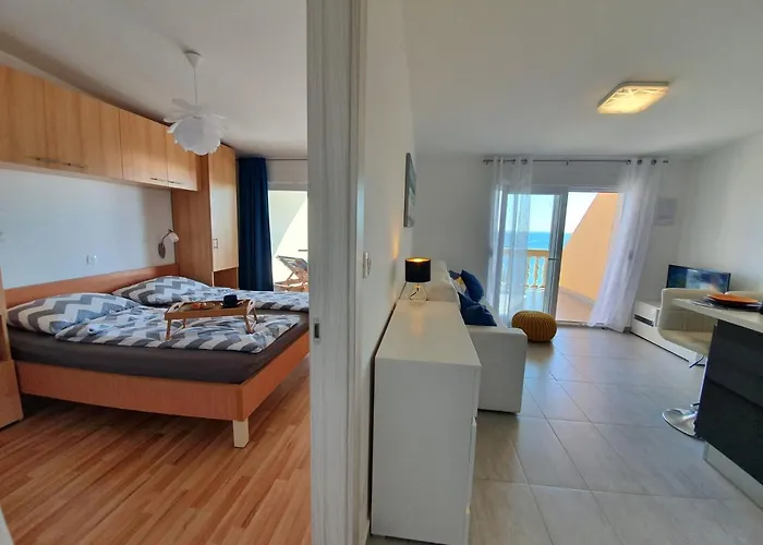Comfortable Family Iris 20m From In