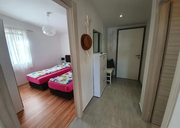 Comfortable Family Iris 20m From In *