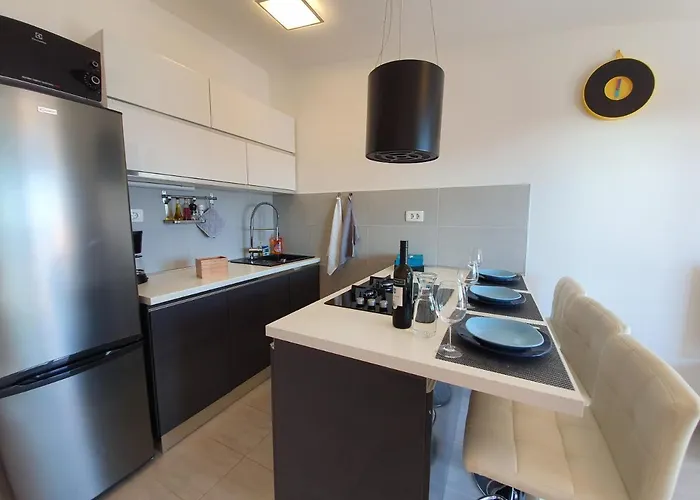 Comfortable Family Iris 20m From In * Mandre