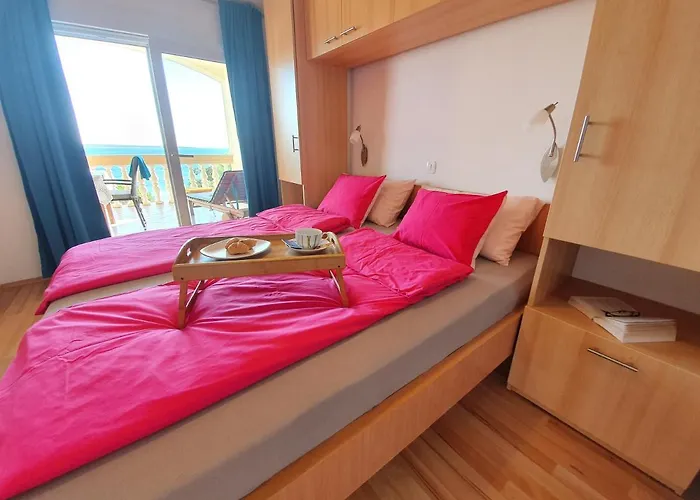 Comfortable Family Iris 20m From In *