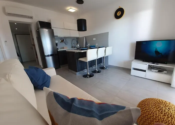 Comfortable Family Iris 20m From In Mandre