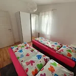 Apartament Comfortable Family Iris 20m From In Mandre
