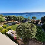 Apartament Comfortable Family Iris 20m From In Mandre