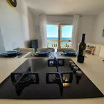Comfortable Family Iris 20m From In