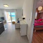 Apartament Comfortable Family Iris 20m From In
