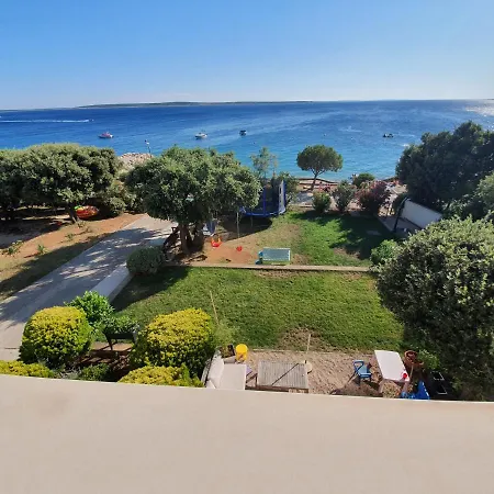 Comfortable Family Iris 20m From In *