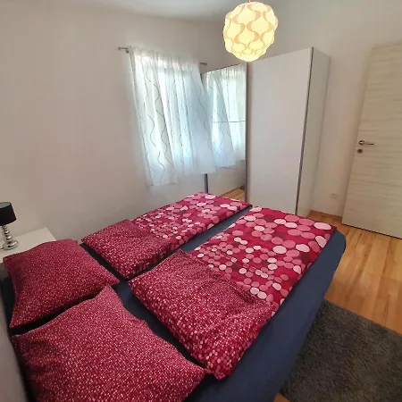 Comfortable Family Iris 20m From In *