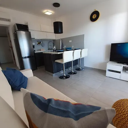 Comfortable Family Iris 20m From In Mandre