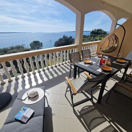 Comfortable Family Iris 20m From In * Mandre