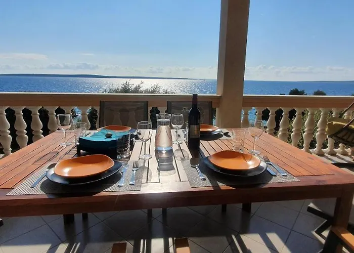 Comfortable Family Iris 20m From In