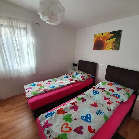 Comfortable Family Iris 20m From In Appartement Mandre
