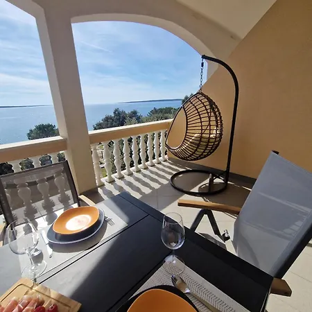 Comfortable Family Iris 20m From In * Mandre