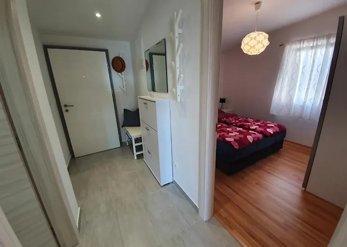 Comfortable Family Iris 20m From In