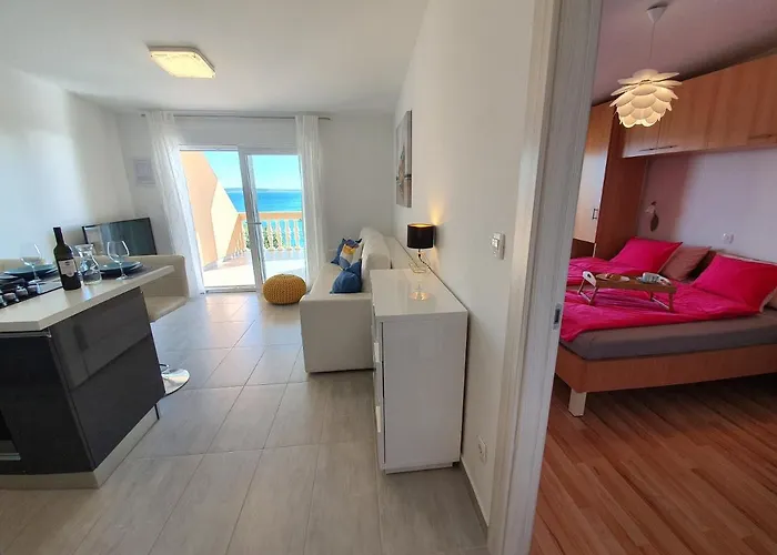 Apartmán Comfortable Family Iris 20m From In