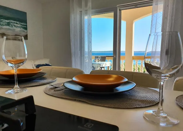 Comfortable Family Iris 20m From In